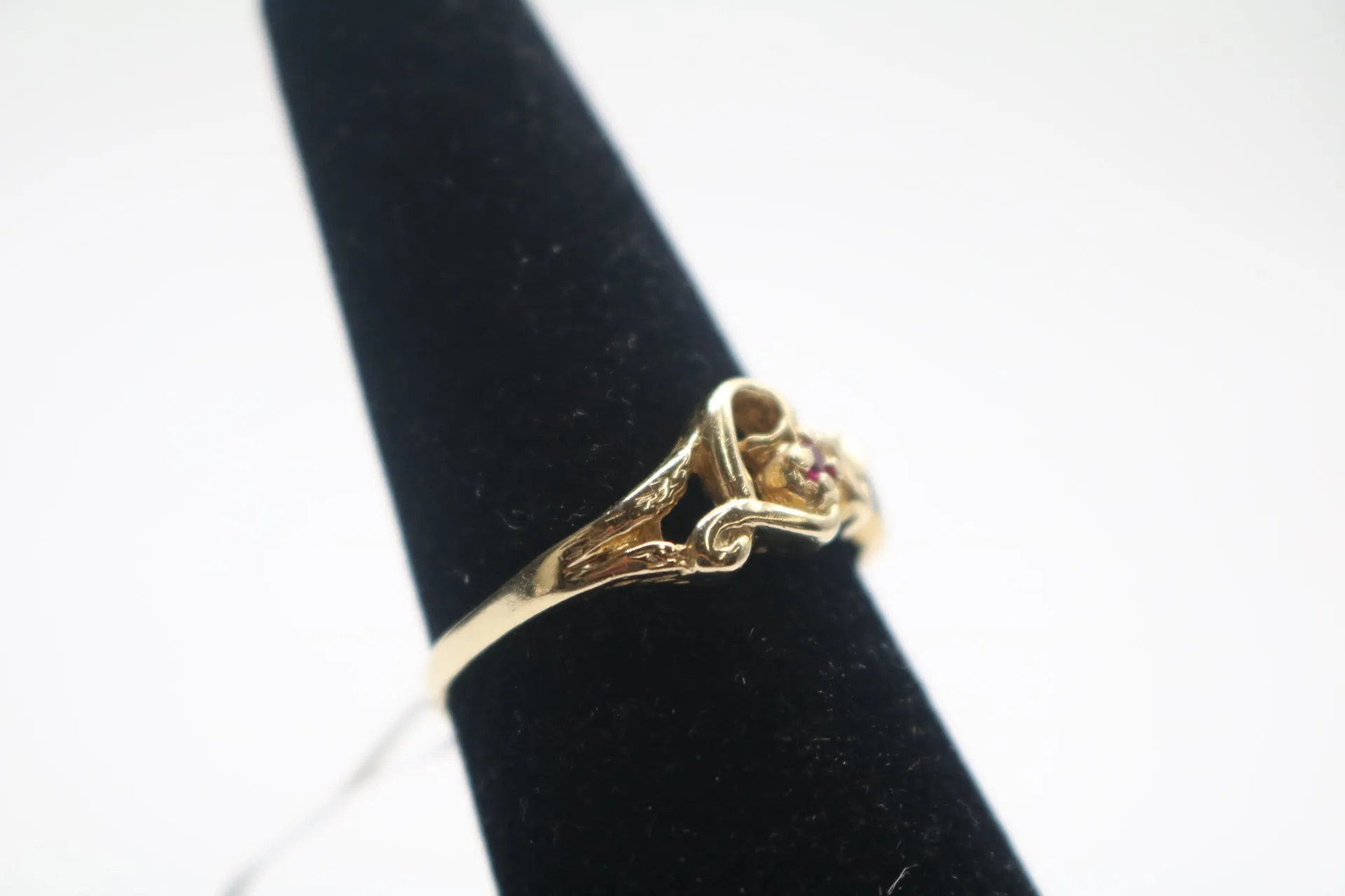 14k Yellow Gold "LOVE" Ring w/Red Ruby Stone (Size 9 1/4)