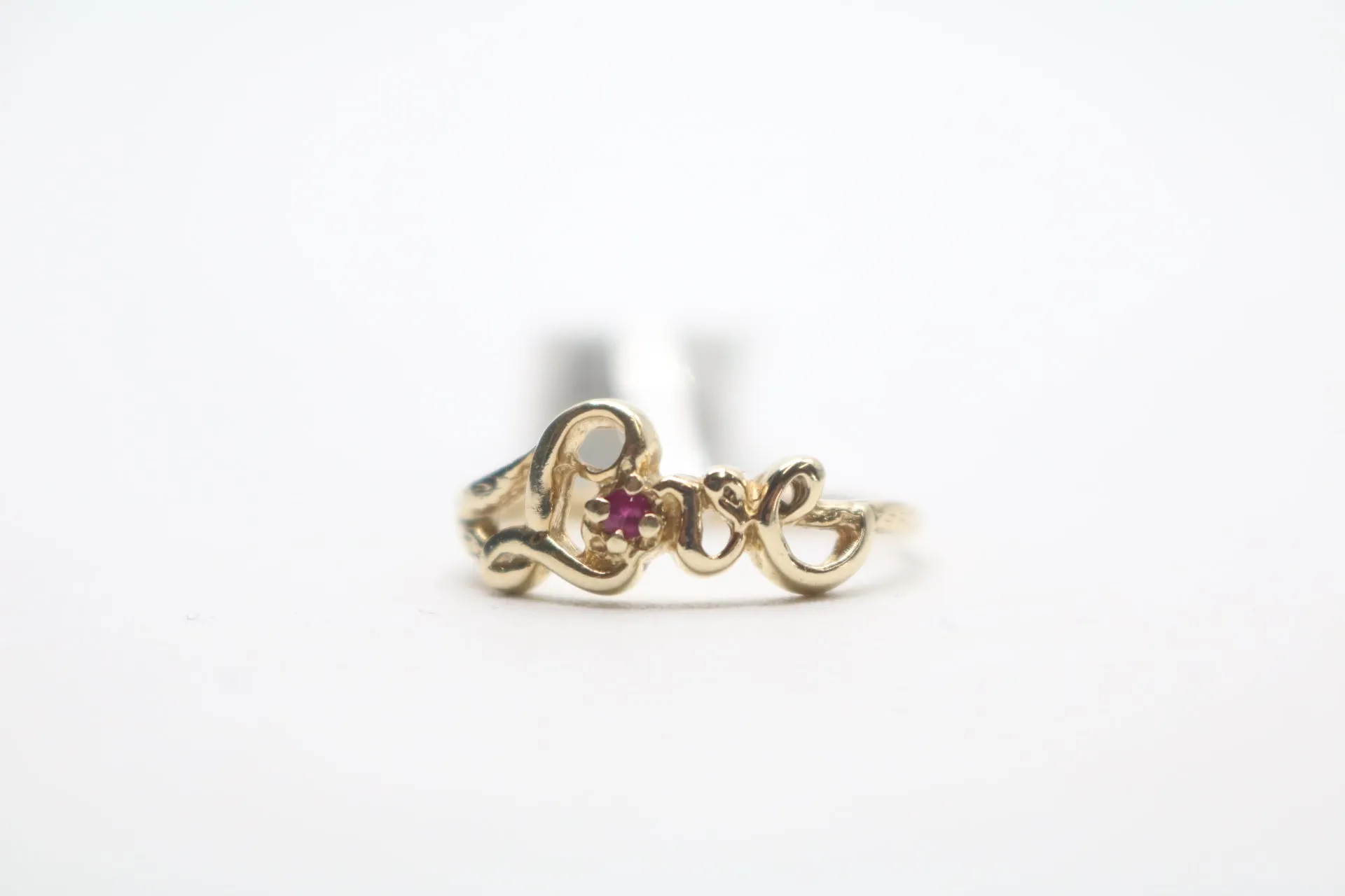 14k Yellow Gold "LOVE" Ring w/Red Ruby Stone (Size 9 1/4)