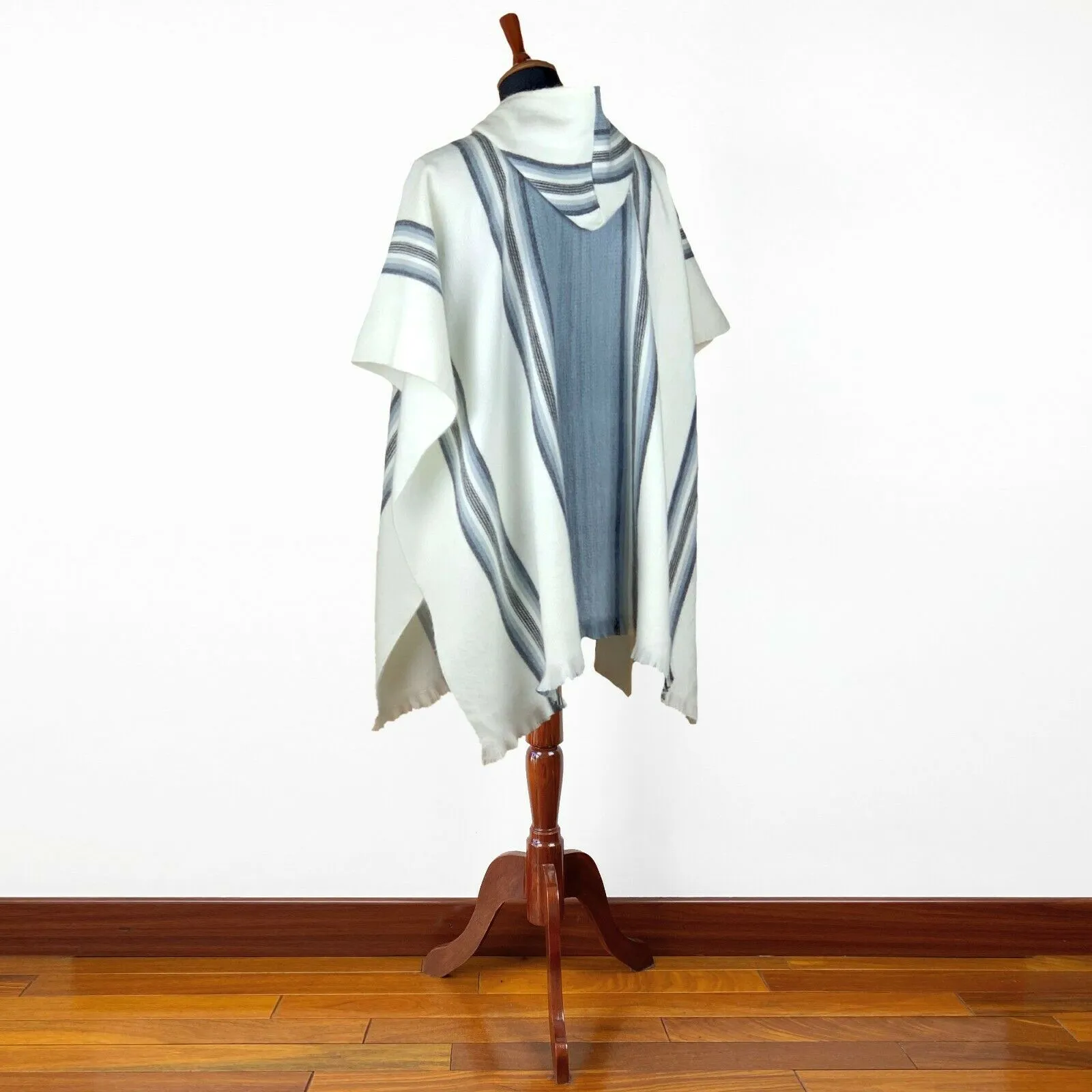 Carchipulla - Lightweight Baby Alpaca Hooded Poncho - Striped White/Gray Pattern - Unisex
