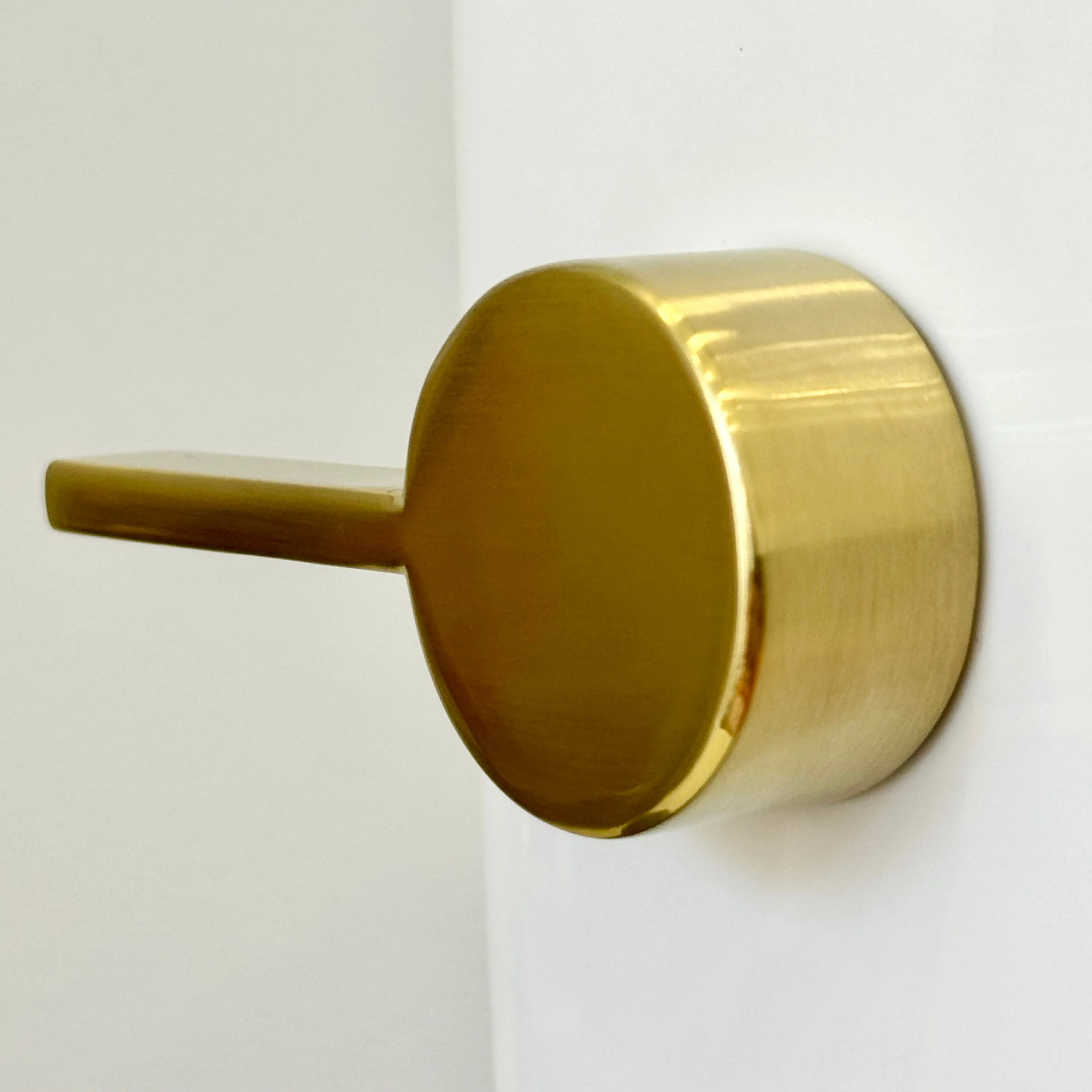 Color Handles: Glossy Gold, Matte Gold, Brushed Nickel, Matte Black