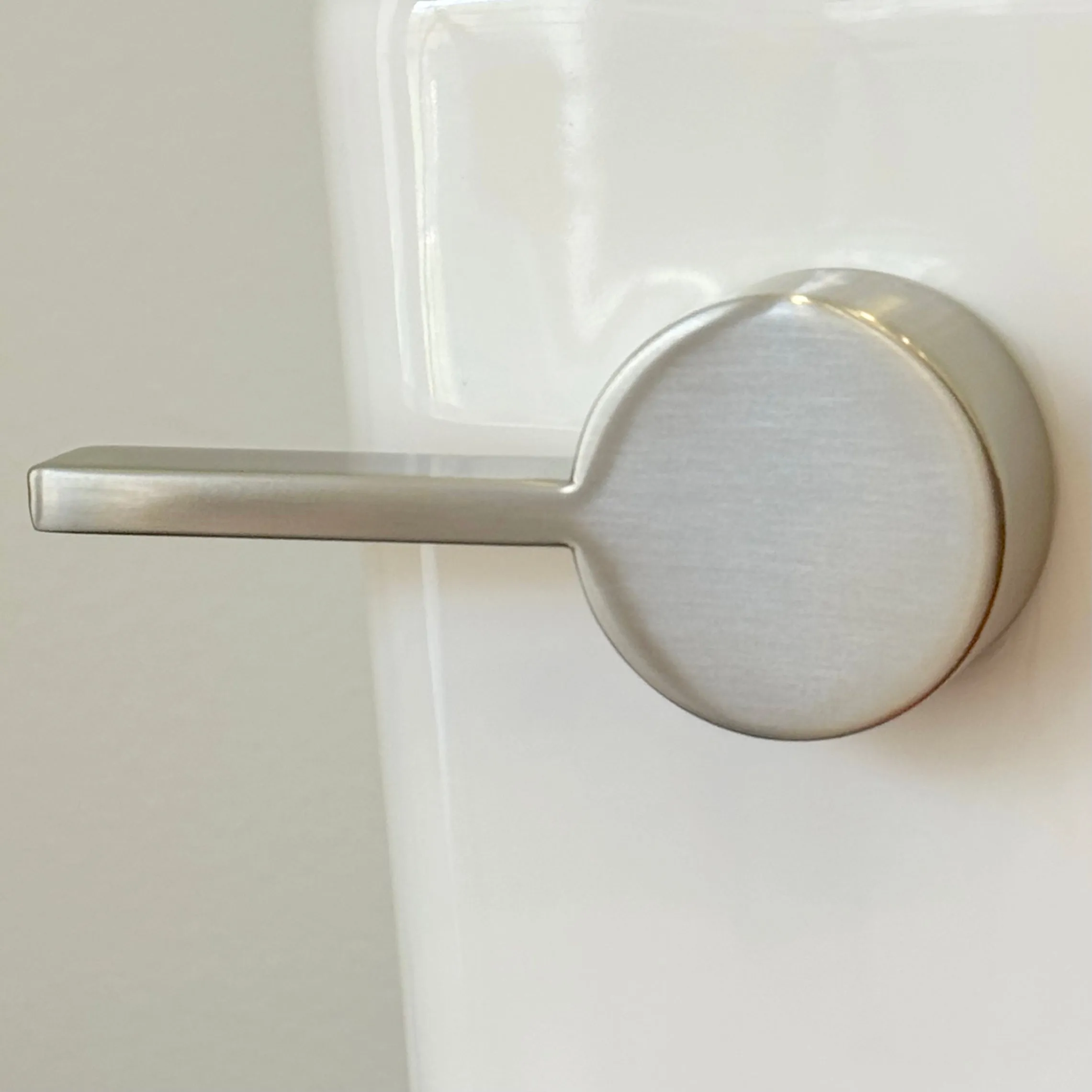 Color Handles: Glossy Gold, Matte Gold, Brushed Nickel, Matte Black