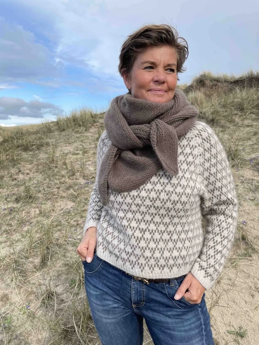 Easy Peasy triangular shawl by Önling, No 1 knitting kit