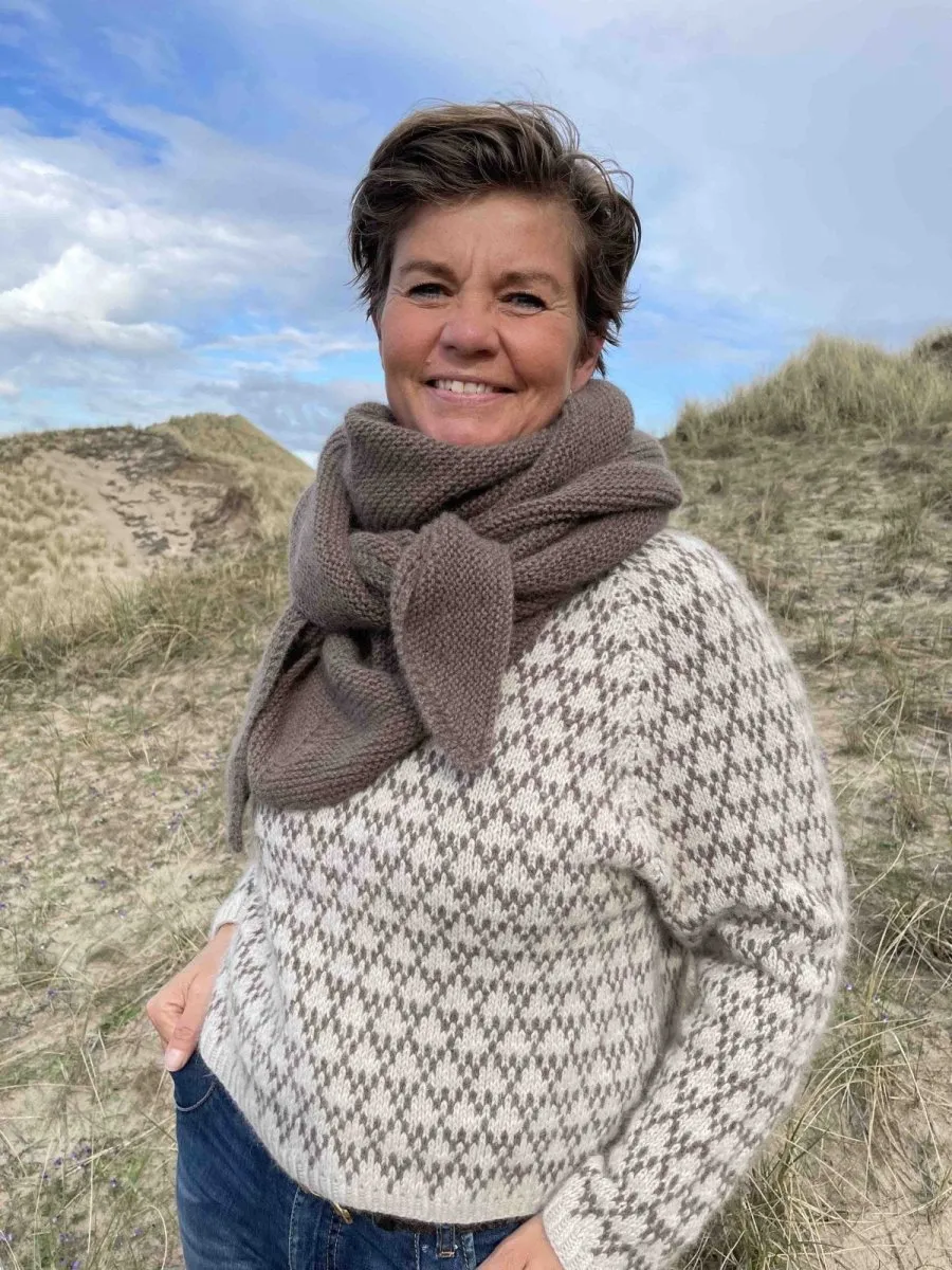 Easy Peasy triangular shawl by Önling, No 1 knitting kit