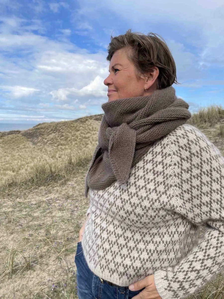 Easy Peasy triangular shawl by Önling, No 1 knitting kit